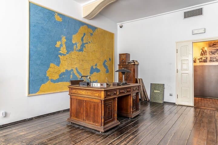 Full-Day Schindler's Factory and Salt Mine Tour in Wieliczka