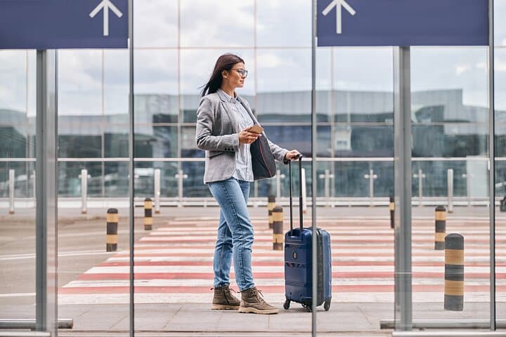 Krakow Private Airport Eco-transfer by Fully Electric car