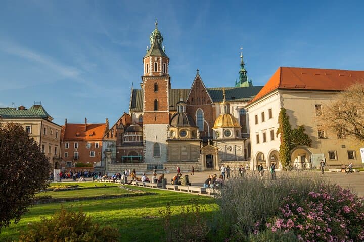 Old Town Sightseeing Group Tour by Electric Golf Cart in Krakow