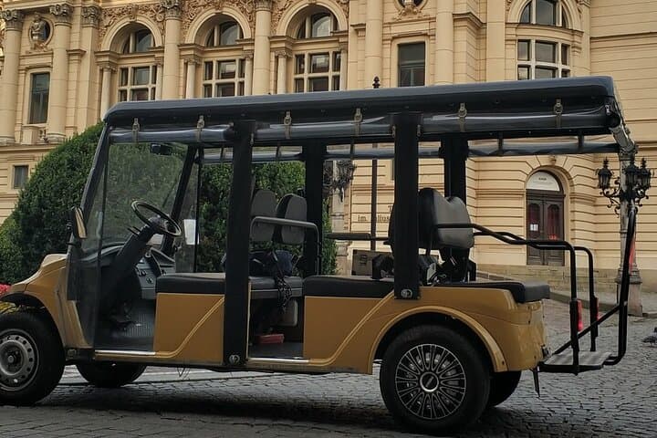 Golf Cart Group Tour via Old Town, Jewish Kazimierz and Ghetto