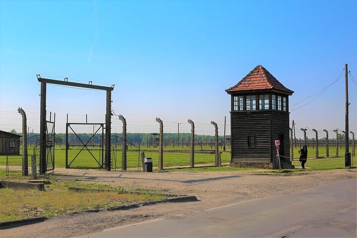 Auschwitz-Birkenau Tour with Private Transport