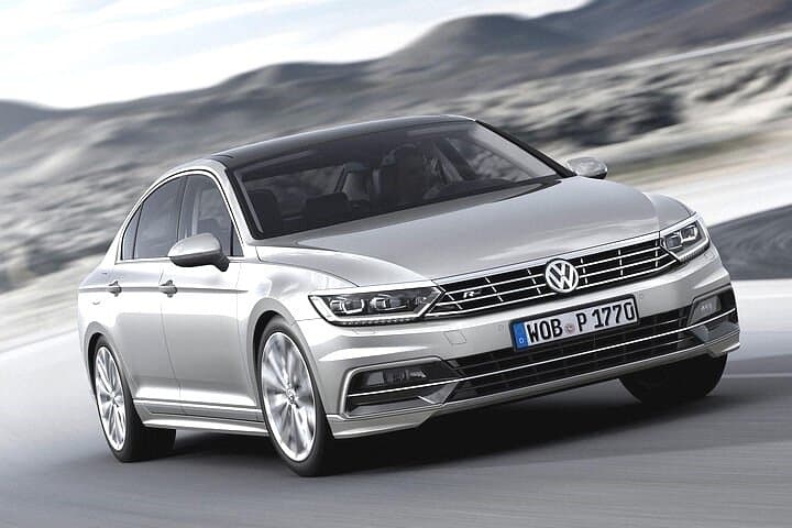 Arrival Transfer: Chopin Airport WAW to Warsaw by Van