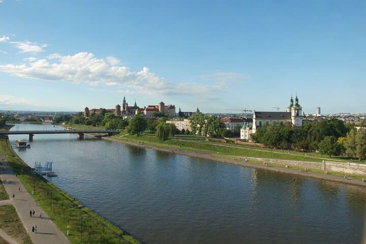 Krakow: Cruise on the Vistula River and Wieliczka Salt Mine Group Tour