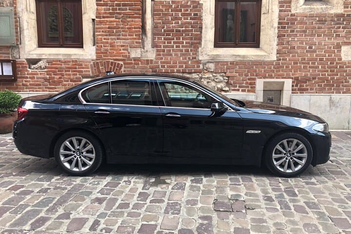 BMW Serie 5 (up to 4 passengers)