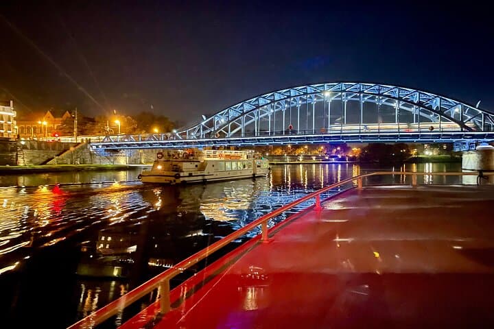 Krakow: One Hour Evening or Night Boat Trip