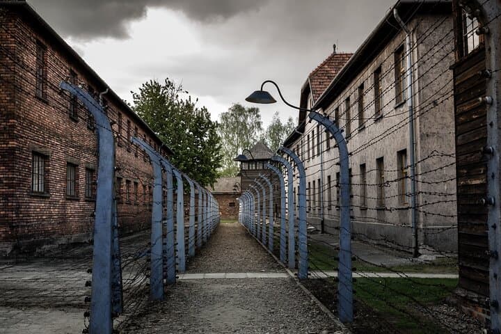 Wire fence - Auschwitz I Museum