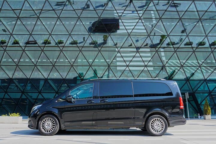 Krakow: Private Airport Transfer
