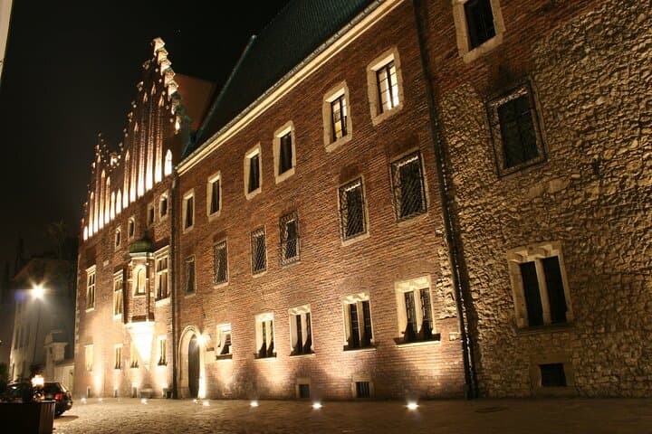 2-Hour City Walking Tour in Creepy Krakow