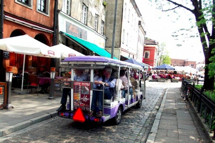 Krakow Sightseeing in electric vehicle