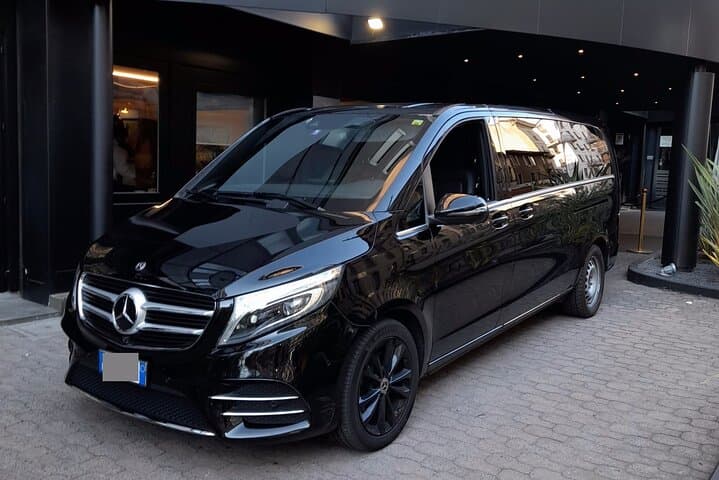 Warsaw Chopin Airport (WAW) to Warsaw - Arrival Private Transfer