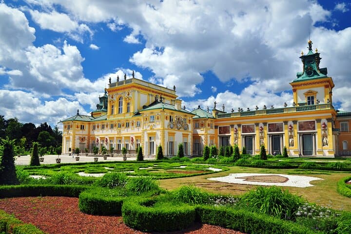 Skip-the-Line Royal Castle in Warsaw Private or Group Tour