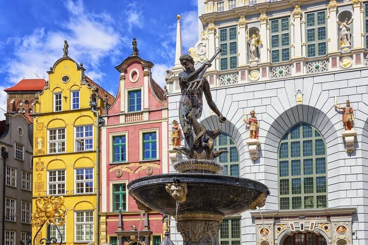 Town Hall and Gdansk Old Town Private Tour with Tickets