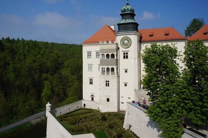 Ogrodzieniec Castle & Ojcow National Park Tour
