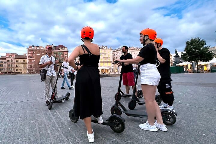 Warsaw: Skyline & Modern City: Electric Scooter Tour (1.5 Hours)