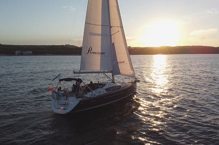 Sopot Yacht Cruise Around the Bay with Welcome Drink