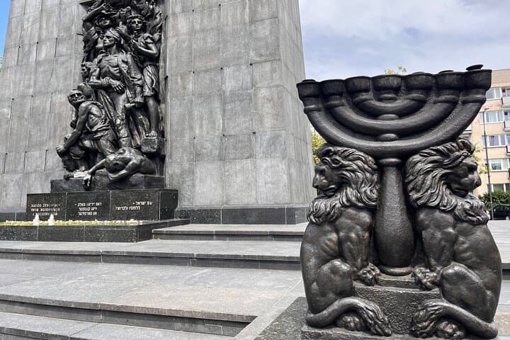 Past Meets Present in Warsaw's Jewish Ghetto