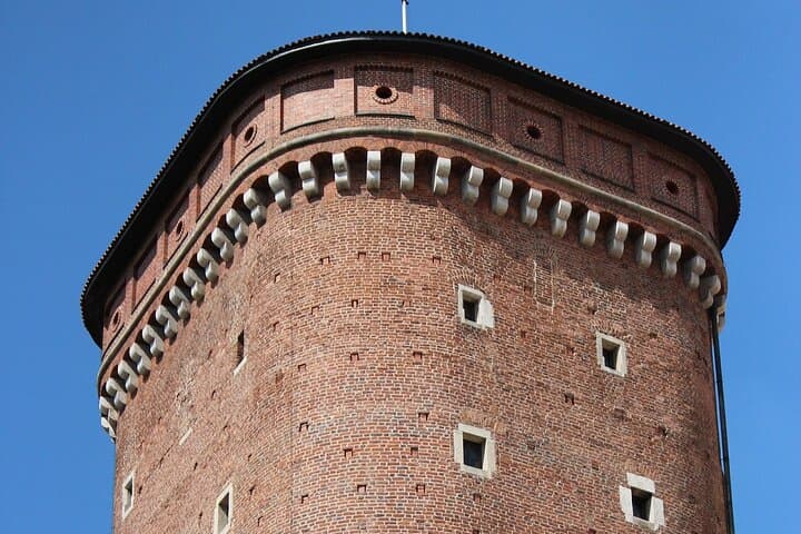 Explore Krakow: UNESCO Old Town, Medieval Streets & Landmarks