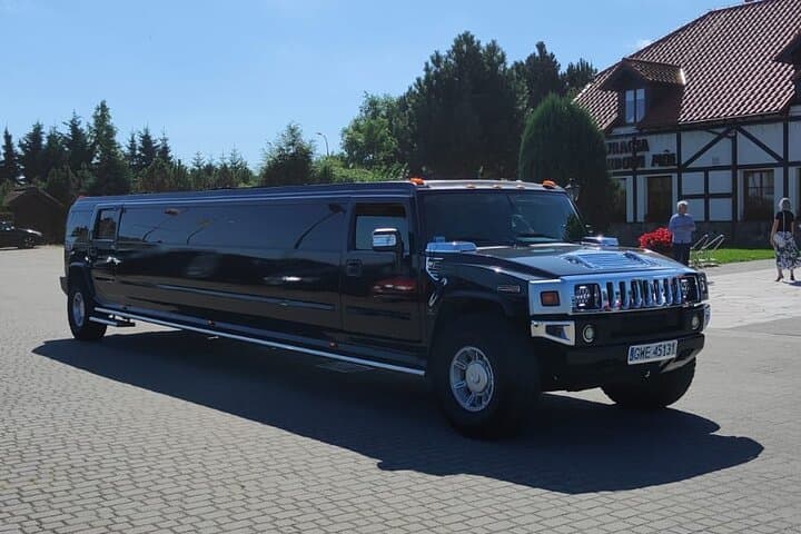Hummer Limousine transfer airport Gdańsk to city centre 18pax