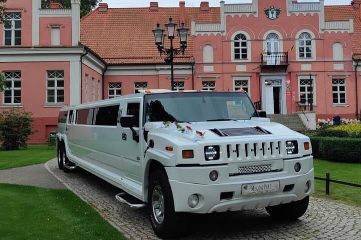 Hummer Limousine transfer airport Gdańsk to city centre 18pax