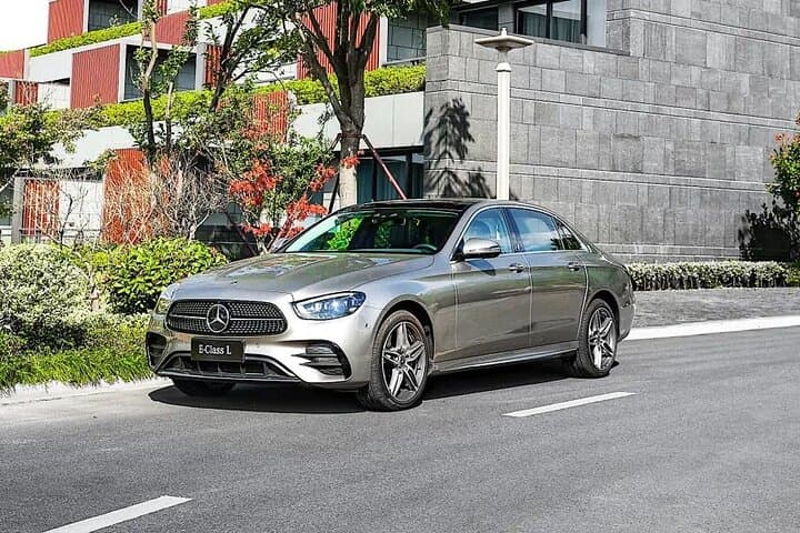 Private Transfer Warsaw Chopin Airport WAW to Warsaw City