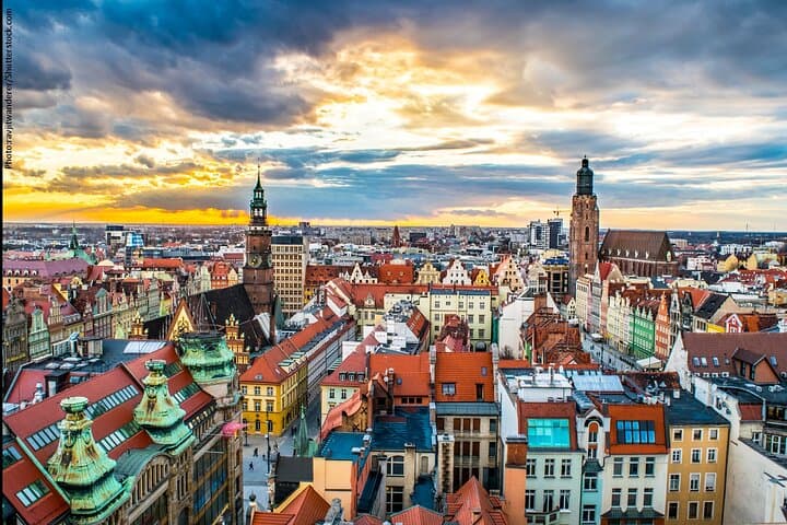 Private Transfer from Wroclaw Airport WRO to Wroclaw City