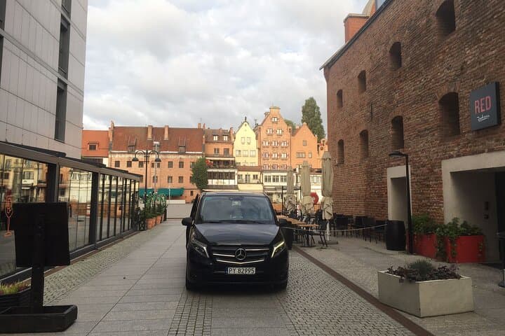 Transfer from Gdańsk/Gdańsk Airport to Sopot (4-6) pax and (7-8) pax