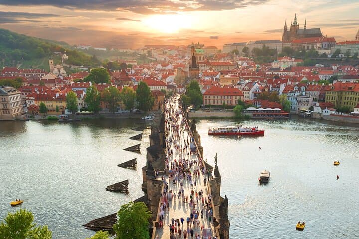 Luxury Private Transfer from Krakow to Prague