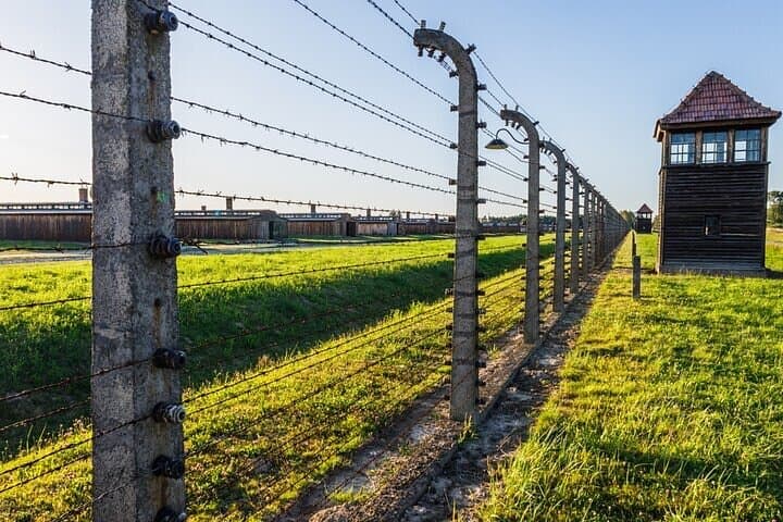 Small Group VIP Auschwitz Tour with Transportation