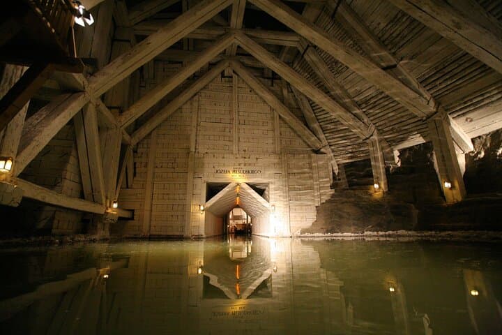 2 Days Krakow Tour Auschwitz Wieliczka and Schindler