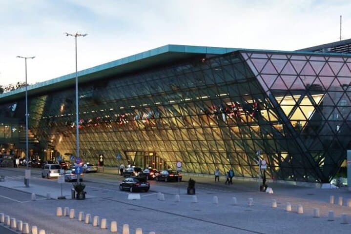 Private Airport Transfer Kraków Airport to Kraków City Center
