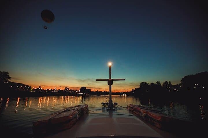 Krakow: One Hour Evening or Night Boat Trip