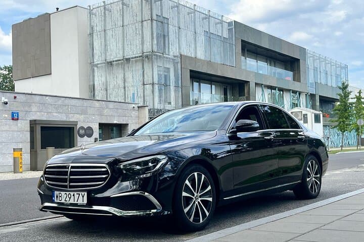 Private Warsaw Modlin Airport One Way Transfer
