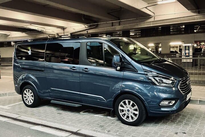 Warsaw Chopin Airport private transfer 5 to 8 passengers
