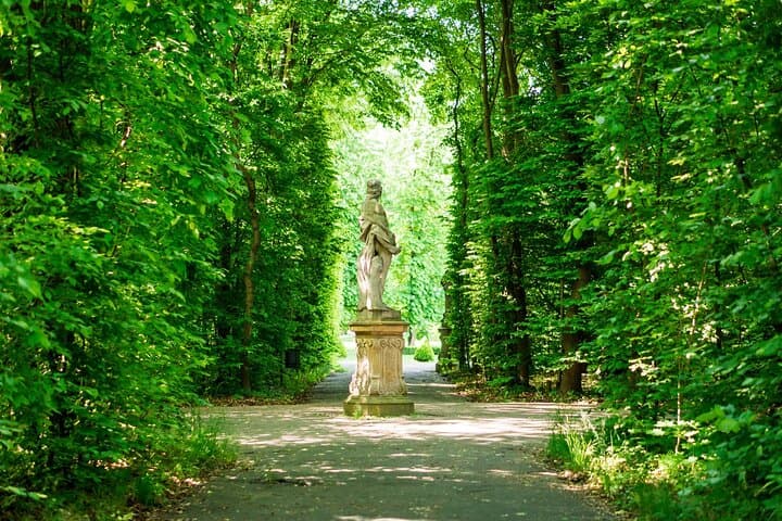 Wilanow Palace and Gardens with Guide Tickets and Transfers