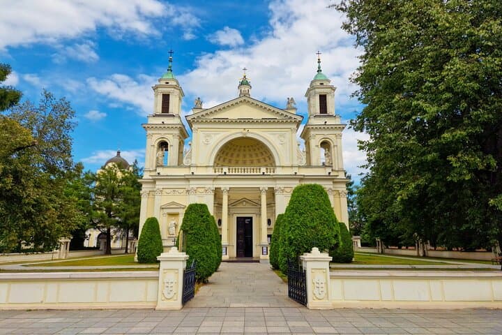 Wilanow Palace and Gardens with Guide Tickets and Transfers