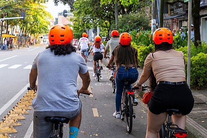 Warsaw Bike Tour: Old Town & City Centre Guided (1.5h or 3h)