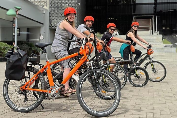 Warsaw Bike Tour: Old Town & City Centre Guided (1.5h or 3h)