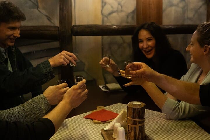 Krakow: 6-Course Full Polish Food & Vodka Tour