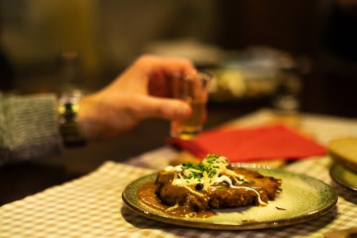 Krakow: 6-Course Full Polish Food & Vodka Tour