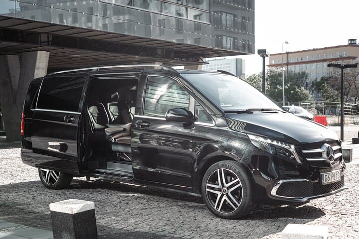 Private Transfer From the Port Gdynia to Gdansk Old Town