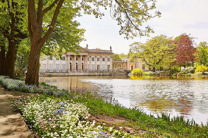 Kid-Friendly Walking Tour of Warsaw with Expert Local Guide