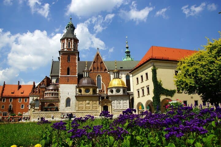 Krakow: Wawel Castle Guided Tour with Skip-The-Line Entry