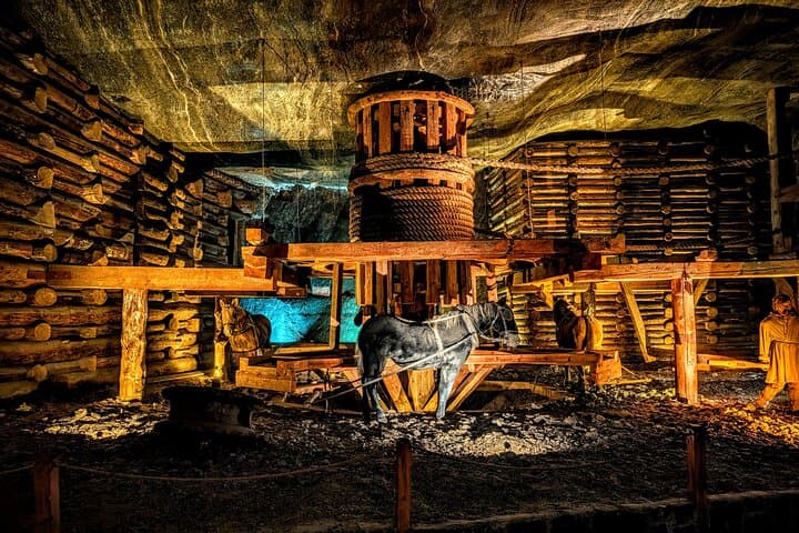 Krakow: Wieliczka Salt Mine Tour with Hotel Pickup