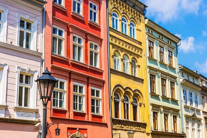 Private Family Tour of Krakow Old Town with Cruise Tickets