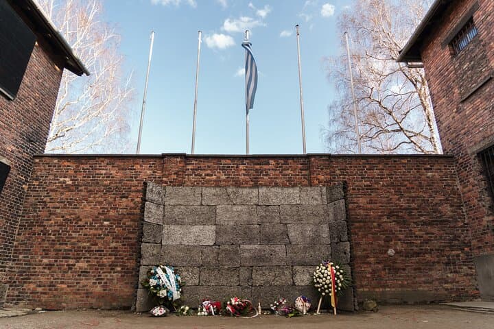 Auschwitz-Birkenau Guided Tour from Krakow with Hotel Pickup