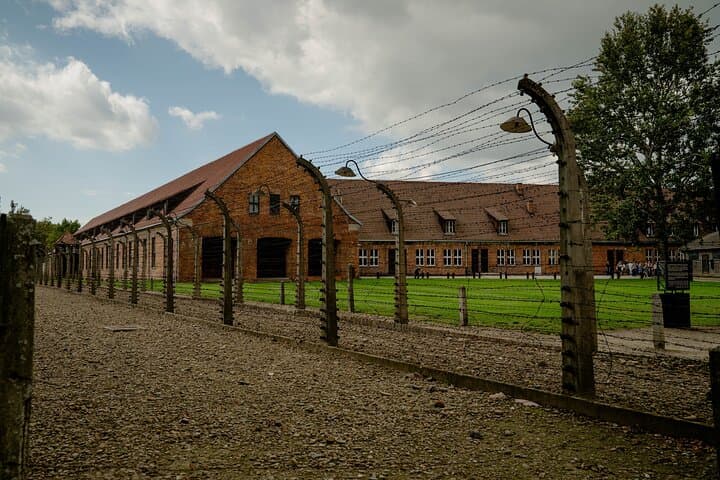Auschwitz-Birkenau Guided Tour from Krakow with Hotel Pickup
