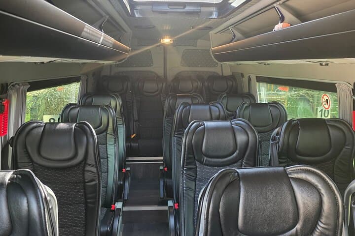 DA KRK airport transfer to Krakow and Krakow to KRK