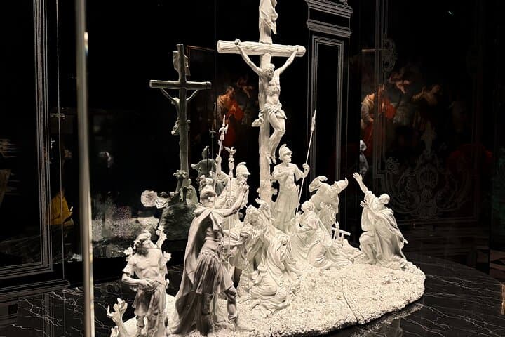 Krakow: Wawel Castle, Cathedral, Salt Mine, and Lunch