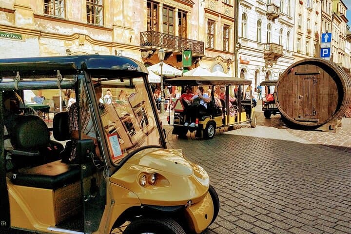 Krakow: Old Town Sightseeing by Golf Cart and Wawel Castle Guided Tour
