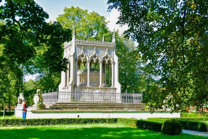 Wilanów Palace Grounds: A Self-Guided Audio Tour